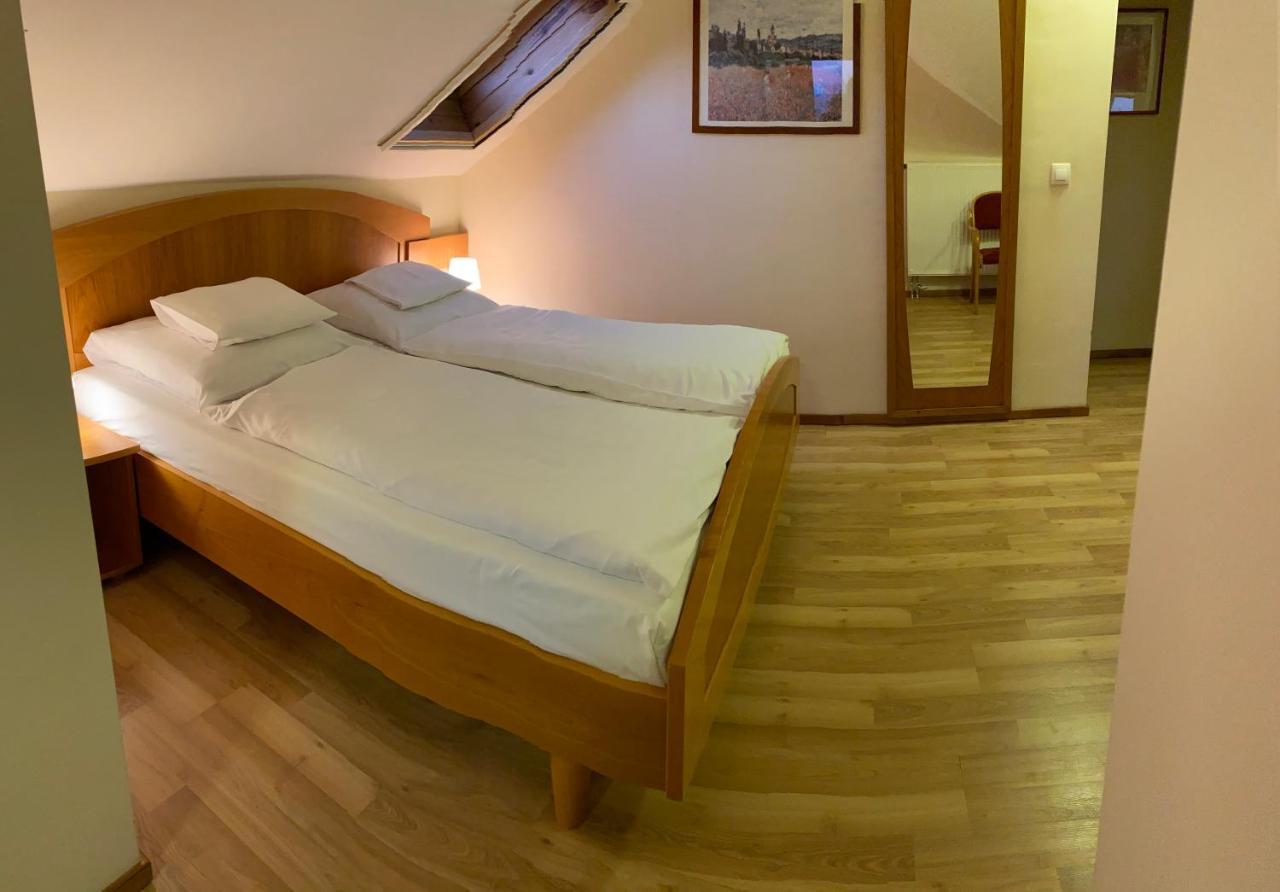 Aurora Panzio Bed and Breakfast Bük Eksteriør billede